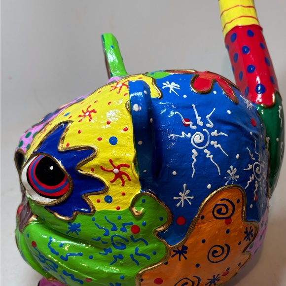 Mexican Style Art Painted Coconut Shell Cat Figurine Multi-Color 9.5”x7”x7” LLF - Picture 2 of 5